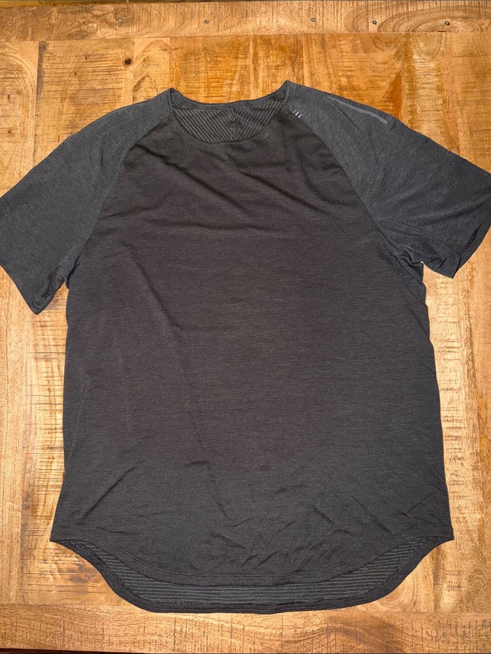 lululemon athletica Men's Dark Gray/Charcoal Raglan Short-Sleeve Performance Tee
